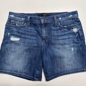 Great pair of Joe’s! Soft and comfortable jeans.